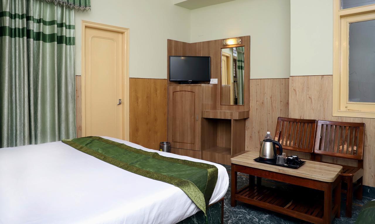 Oyo 22075 Hotel Bali Palace Katra  Dış mekan fotoğraf
