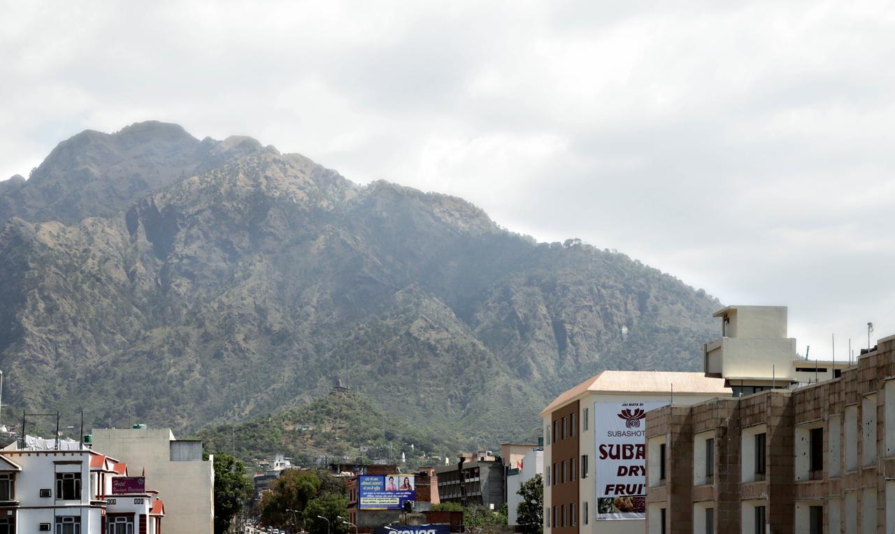 Oyo 22075 Hotel Bali Palace Katra  Dış mekan fotoğraf
